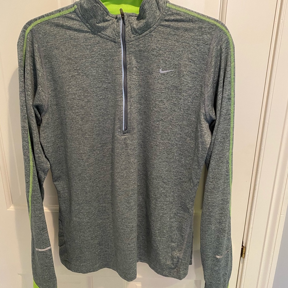 Nike Women’s 1/2 Zip